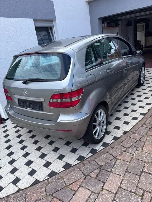 Gebraucht Mercedes B200 140 PS (102 kW) 2008 Grau Van / Kleinbus