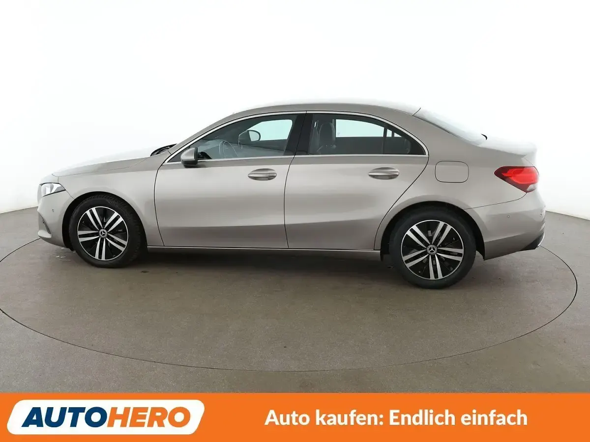Gebraucht Mercedes A180 Progressive 136 PS (100 kW) 2020 Grau Limousine