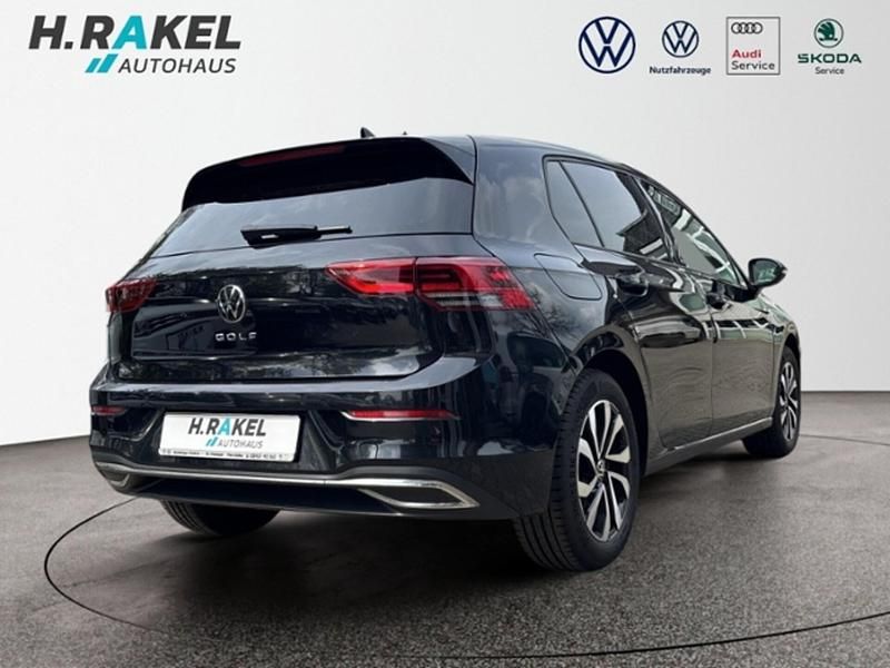 Gebraucht VW Golf VIII Active 150 PS (110 kW) 2022 Schwarz Limousine