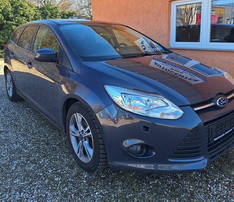 Gebraucht Ford Focus 124 PS (91 kW) 2014 Grau Kombi