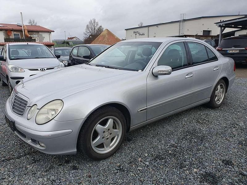 Second-hand Mercedes E220 150 CP (110 kW) 2004 Argintiu Berlinǎ