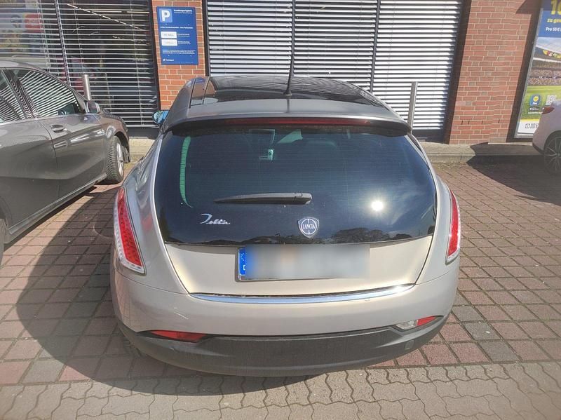 Gebraucht Lancia Delta 150 PS (110 kW) 2008 Beige Kleinwagen