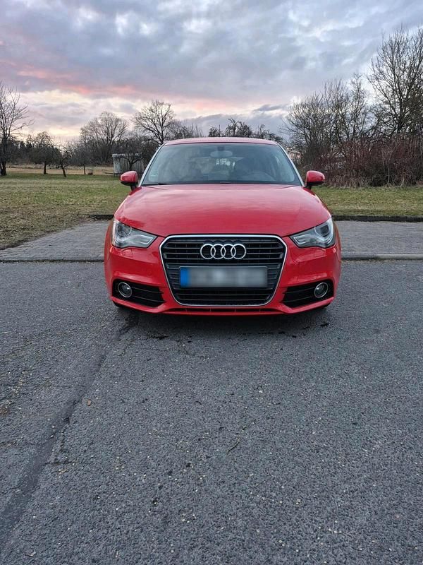 Gebraucht Audi A1 105 PS (77 kW) 2010 Rot Kleinwagen