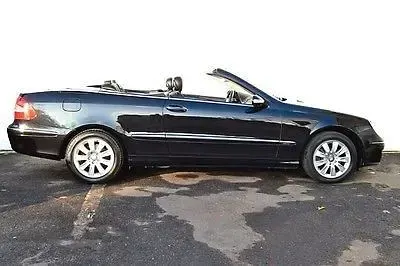 Gebraucht Mercedes CLK200 Elegance 184 PS (135 kW) 2009 Schwarz Cabrio