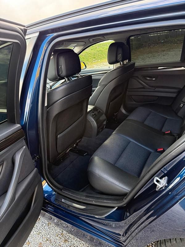 Gebraucht BMW 520 184 PS (135 kW) 2012 Blau Kombi