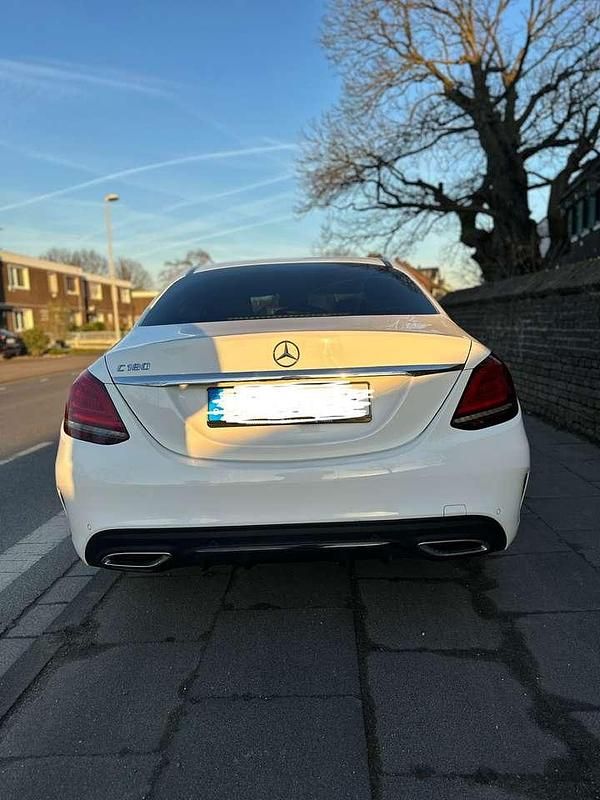 Gebraucht Mercedes C180 AMG line Plus 156 PS (114 kW) 2020 Limousine