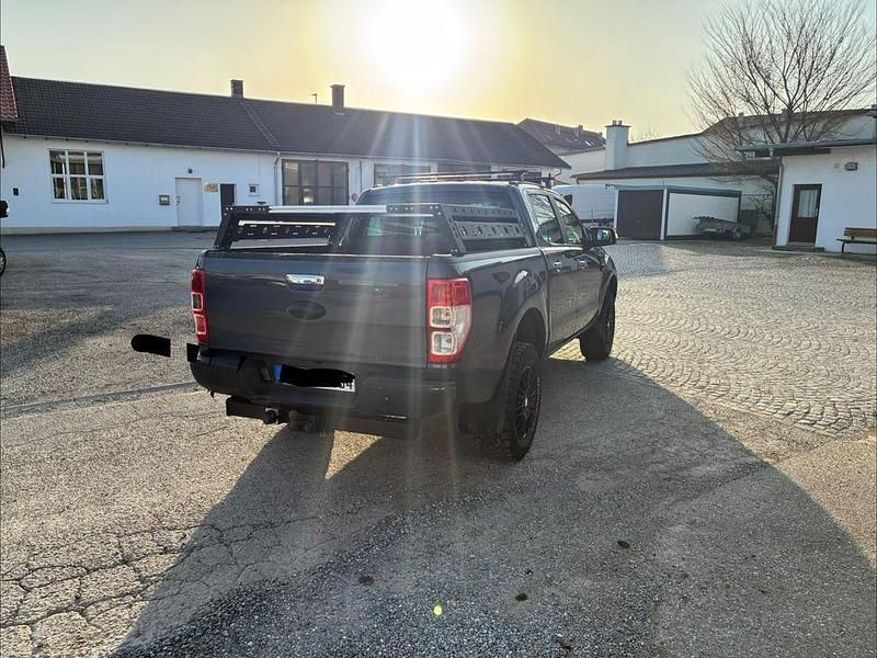 Gebraucht Ford Ranger 241 PS (177 kW) 2016 Schwarz Pickup