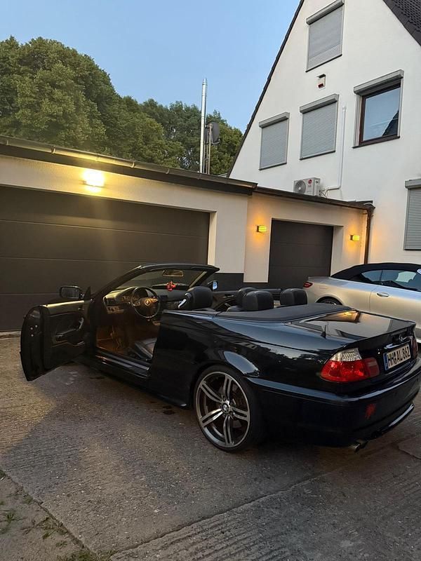 Schwarz Gebraucht 2004 BMW 330 Cabriolet Cabrio | 7.299 € - Bild 1/4