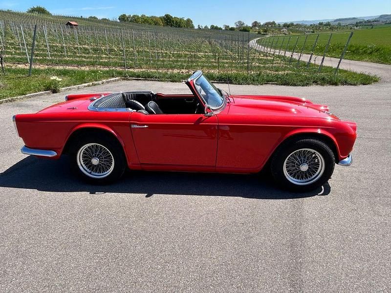 Gebraucht Triumph TR4 101 PS (74 kW) 1965 Rot Cabrio