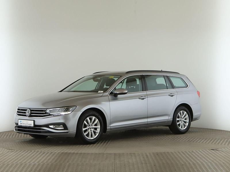 Gebraucht VW Passat Business 150 PS (110 kW) 2021 Pyritsilber metallic Kombi