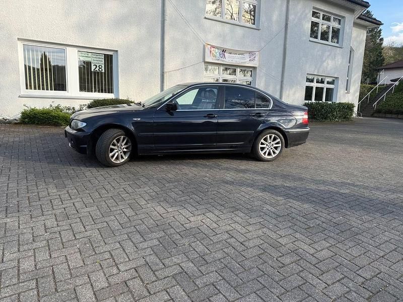 Usado BMW 318 Exclusive 143 HP (105 kW) 2004 Castanho Sedan