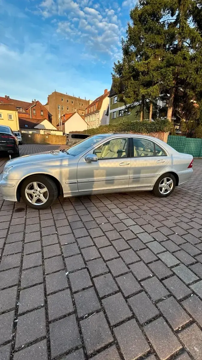 Gebraucht Mercedes C180 Elegance 143 PS (105 kW) 2007 Silber Limousine