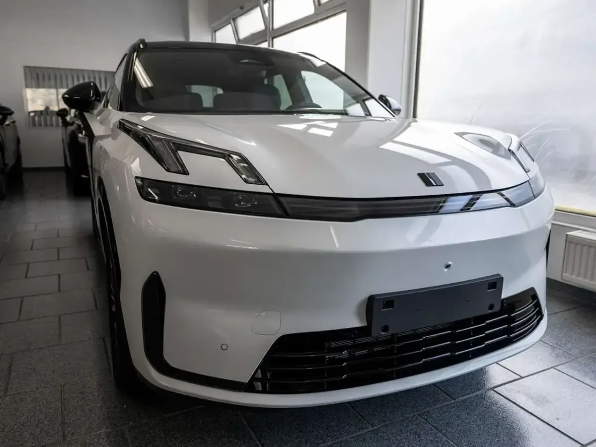 Nouă Lynk & Co 08 349 CP (256 kW) 2026 Alb SUV