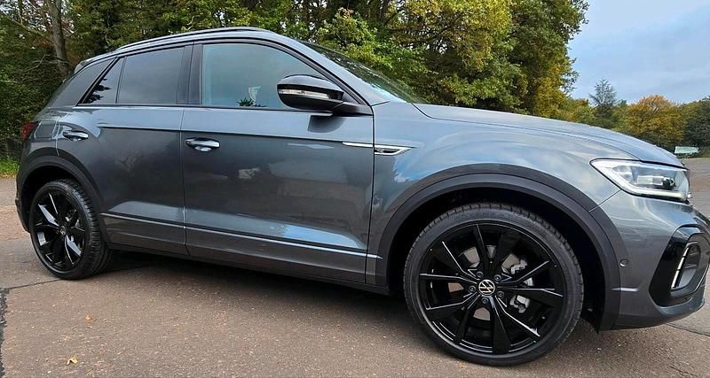 Grau Gebraucht 2024 VW T-Roc R-line SUV | 39.440 € - Bild 1/4
