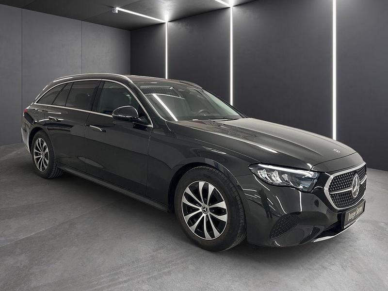 Gebraucht Mercedes E220 Avantgarde 197 PS (144 kW) 2025 Grau Limousine