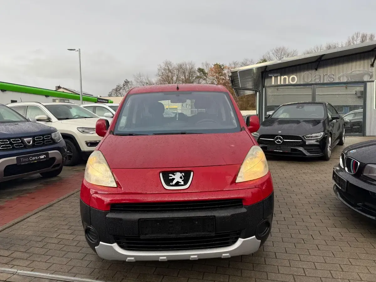 Gebraucht Peugeot Partner Tepee Tendance 90 PS (66 kW) 2009 Rot Van / Kleinbus