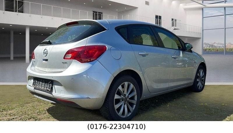 Usata Opel Astra Active 131 CV (96 kW) 2013 Argento Berlina
