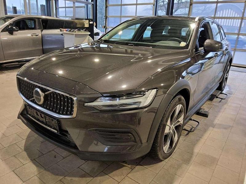 Gebraucht Volvo V60 CC Plus 196 PS (144 kW) 2024 Grau Kombi