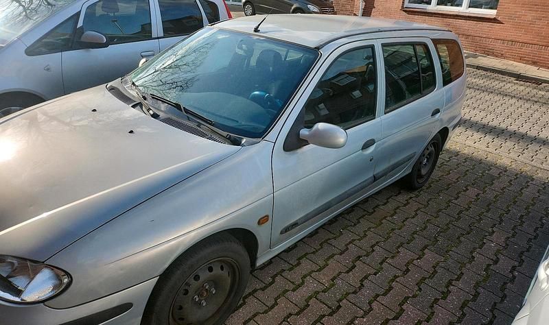 Gebraucht Renault Mégane GrandTour 2000 Silber Kombi
