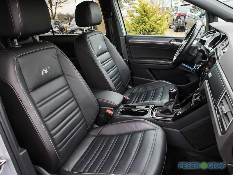 Gebraucht VW Touran Highline 150 PS (110 kW) 2019 Reflexsilber Van / Kleinbus