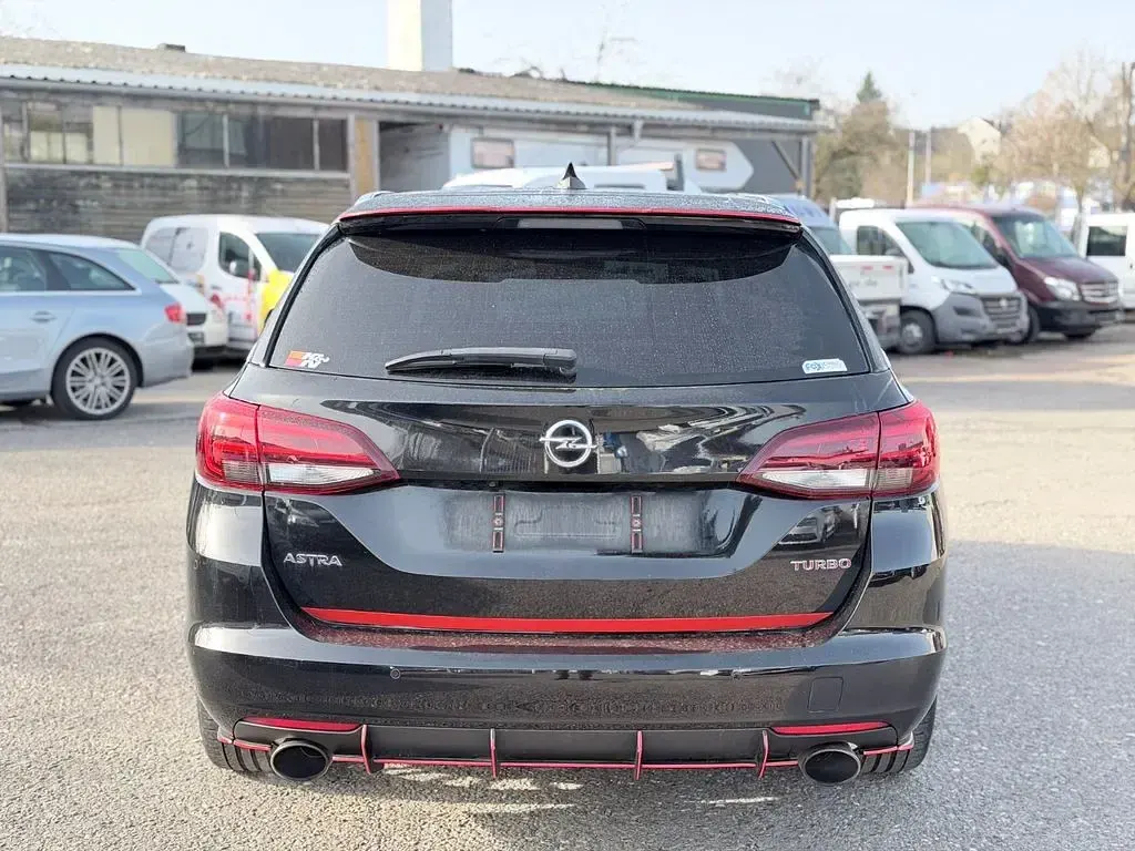 Używany Opel Astra Ultimate 200 KM (147 kW) 2017 Czarny Kombi