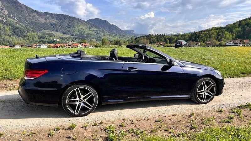 Gebraucht Mercedes E220 AMG line 170 PS (125 kW) 2017 Blau Cabrio
