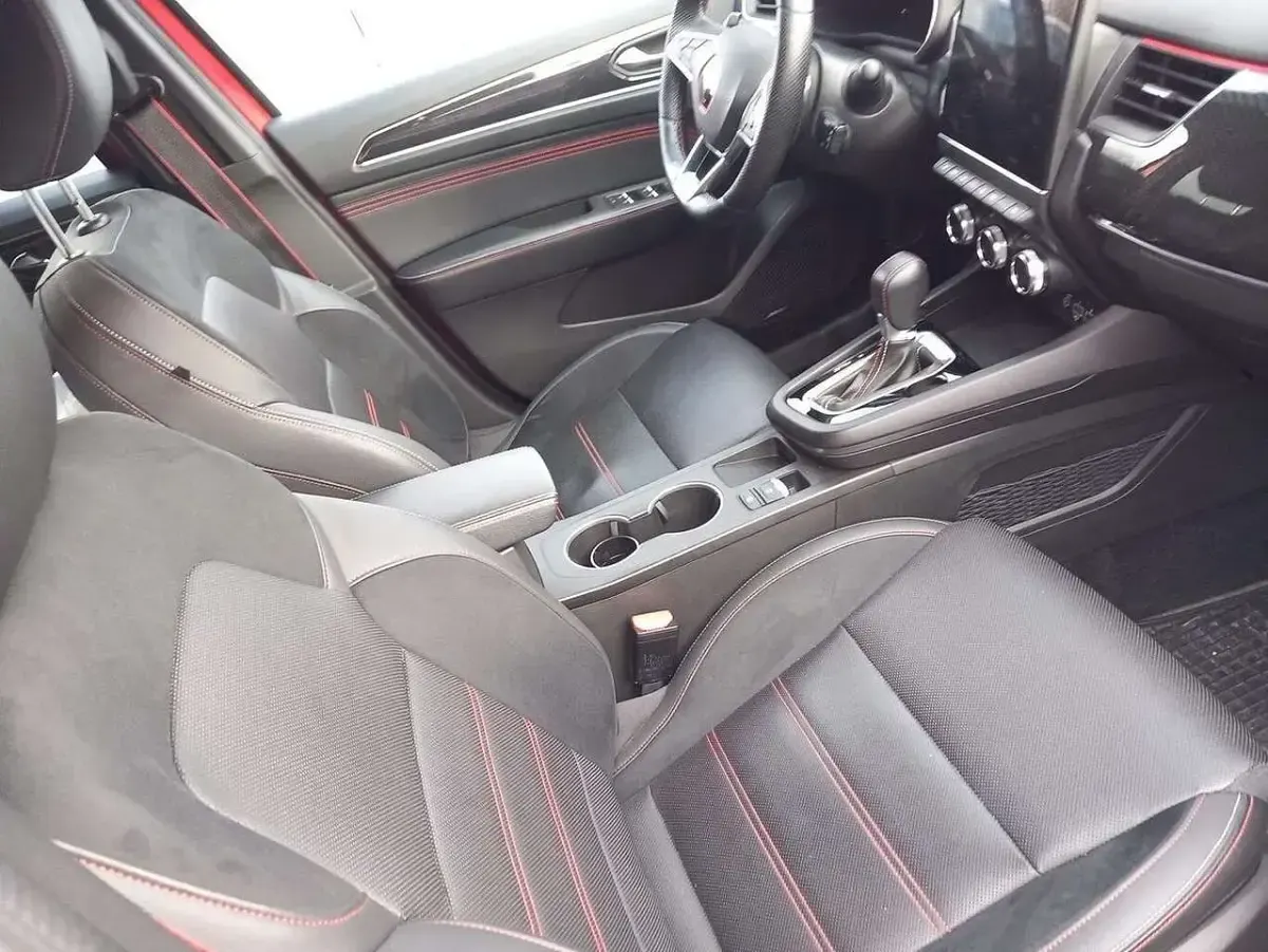 Gebraucht Renault Arkana R.S. 158 PS (116 kW) 2023 Dezir rot metallic SUV