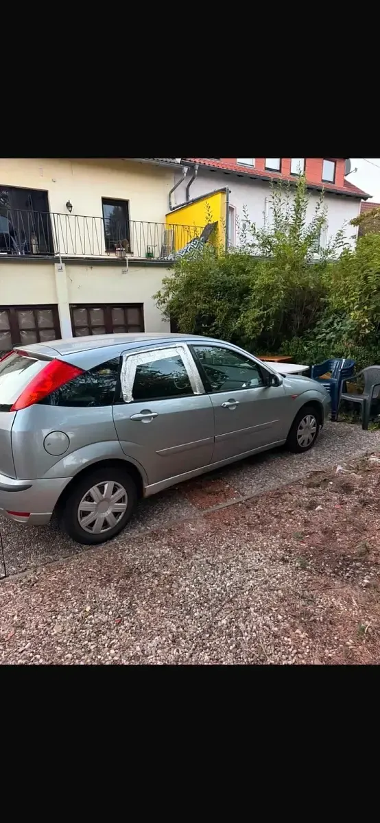 Gebraucht Ford Focus 105 PS (77 kW) 2003 Silber Kleinwagen