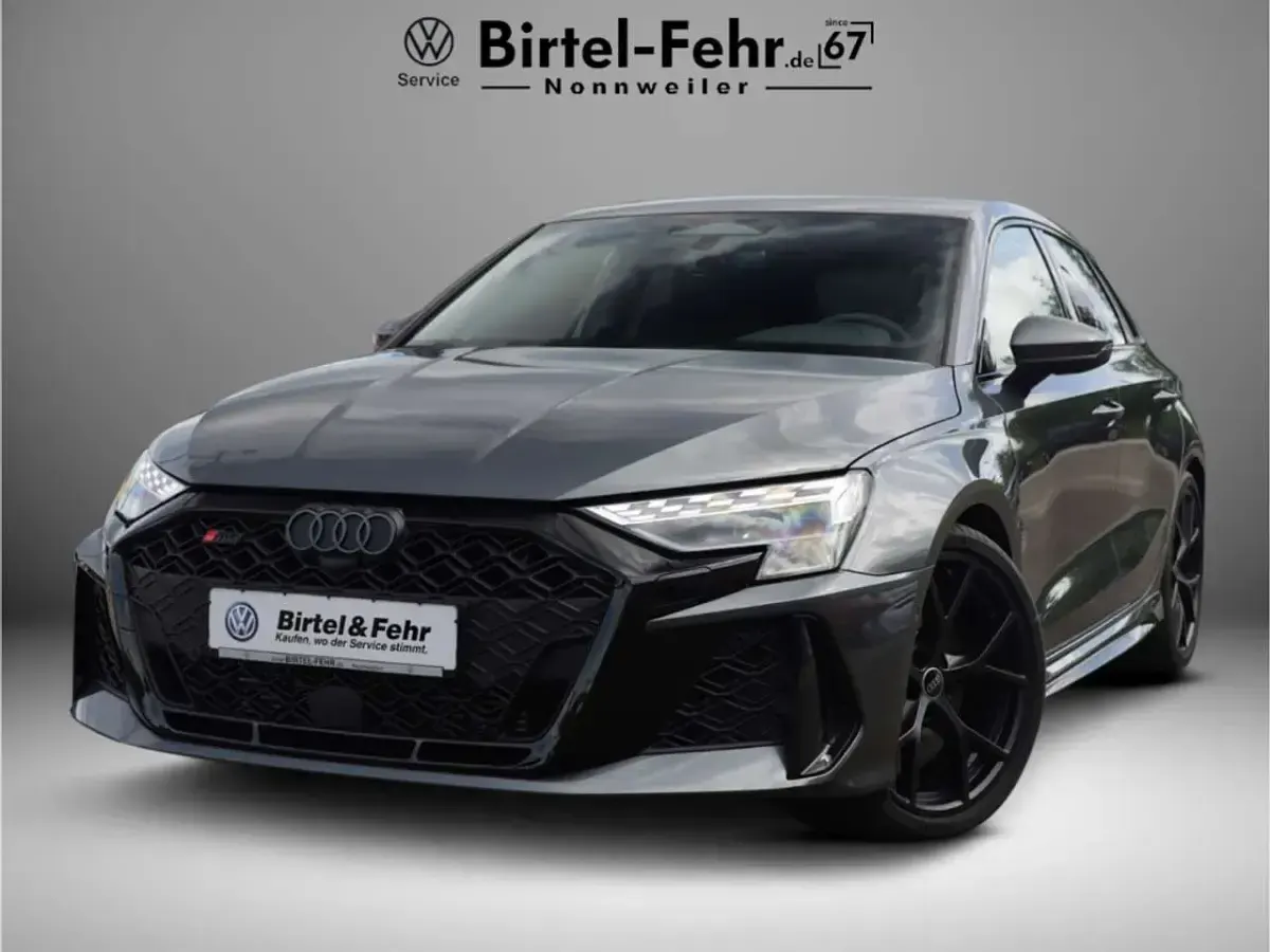 Neu Audi RS3 400 PS (294 kW) 2026 Daytonagrau perleffekt Limousine