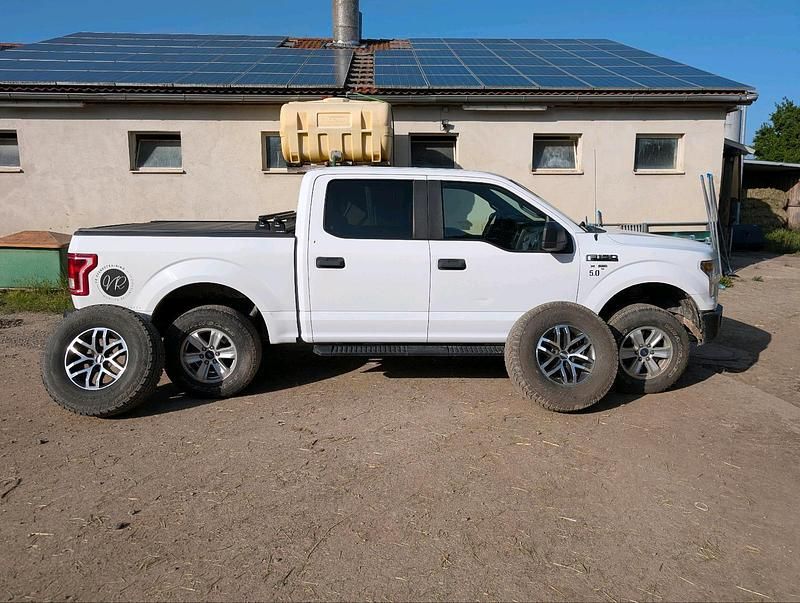 Weiß Gebraucht 2015 Ford F-150 XL Abholung | 28.000 € - Bild 1/4