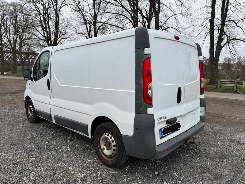 Gebraucht Opel Vivaro 114 PS (83 kW) 2009 Weiß Van / Kleinbus
