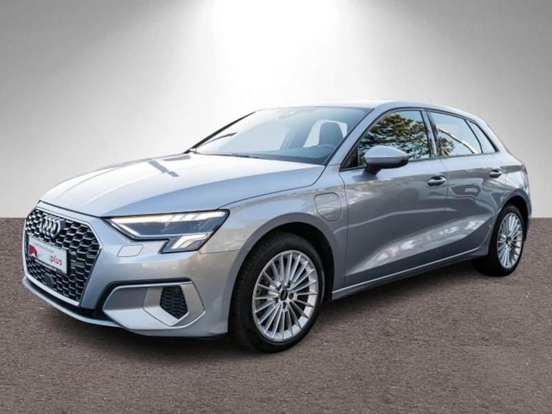 Gebraucht Audi A3 Sportback e-tron Advanced 204 PS (150 kW) 2022 Florettsilber metallic Kleinwagen