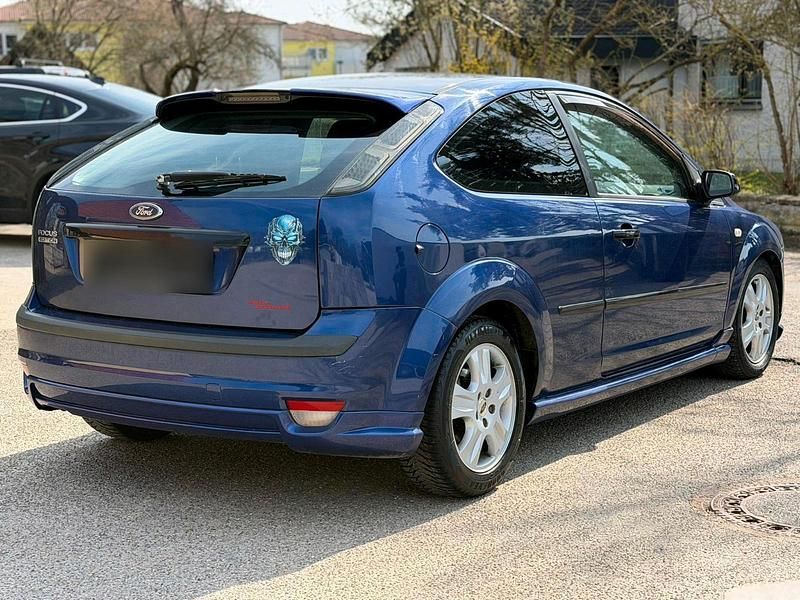 Gebraucht Ford Fiesta 100 PS (73 kW) 2006 Violet Kleinwagen