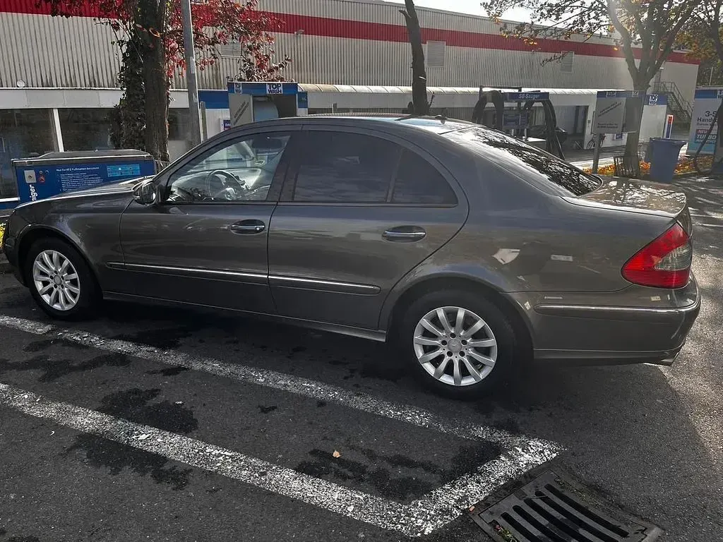Second-hand Mercedes E320 Elegance 224 CP (164 kW) 2009 Berlinǎ