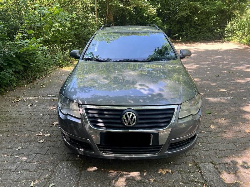 Grau Gebraucht 2007 VW Touran Van / Kleinbus | 1.500 € (Superpreis) - Bild 1/4