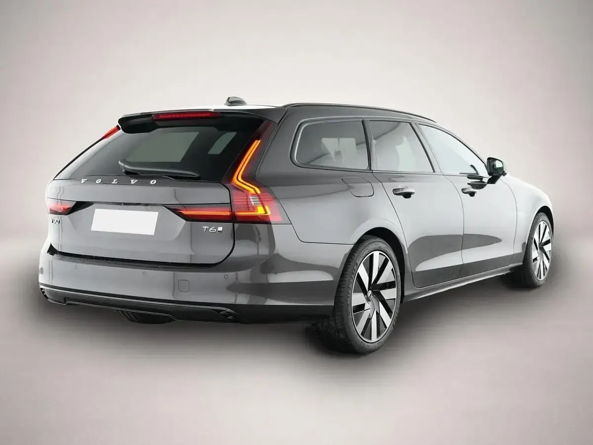 Gebraucht Volvo V90 Plus 398 PS (292 kW) 2025 Manufacturer Kombi