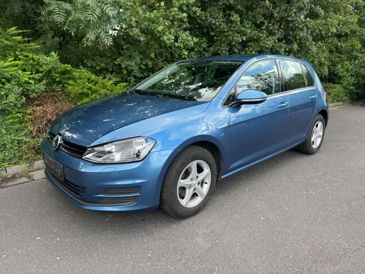 Gebraucht VW Golf VII Trendline 86 PS (63 kW) 2016 Blau Limousine