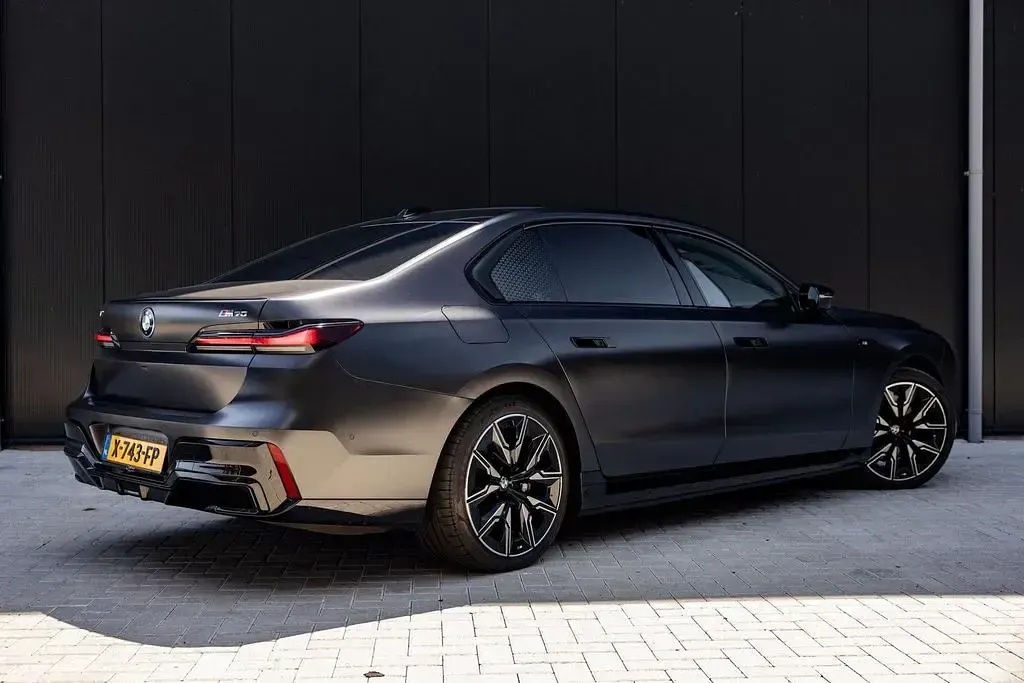 Gebraucht BMW i7 M Sport 484 kW (659 PS) 2023 Grau Limousine