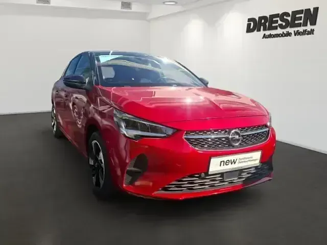Używany Opel Corsa-e Elegance 100 kW (136 KM) 2022 Czerwony Hatchback