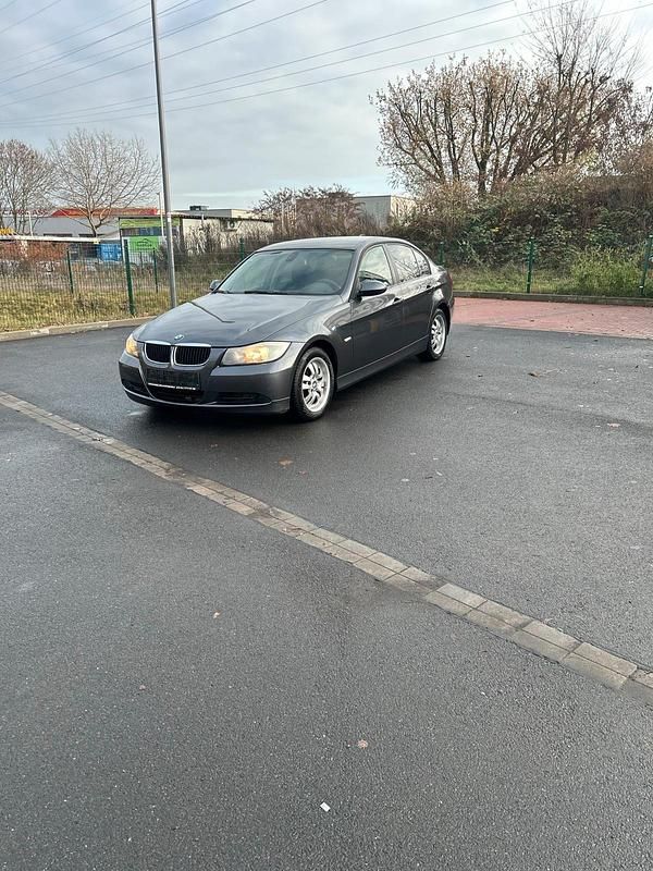 Andere farben Gebraucht 2005 BMW 320 Limousine | 1.950 € (Superpreis) - Bild 1/4