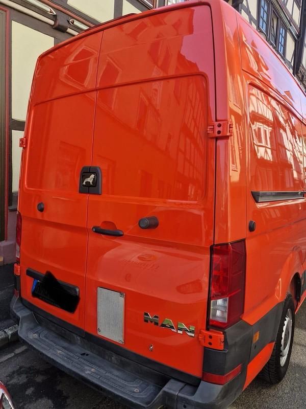 Gebraucht MAN TGE 140 PS (102 kW) 2019 Rot Van