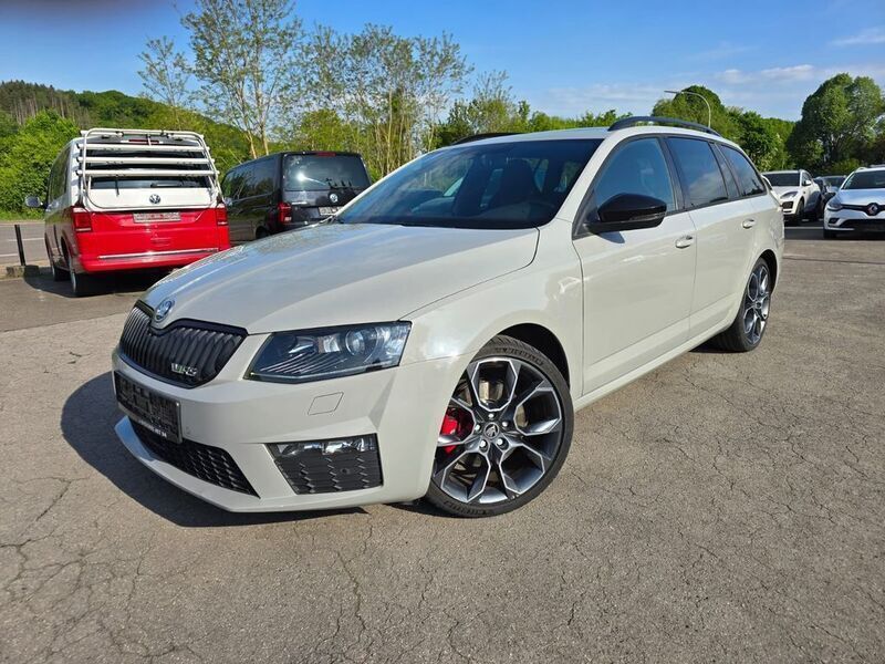 Grau Gebraucht 2018 Skoda Octavia RS Kombi | 17.990 € (Fairer Preis) - Bild 1/4