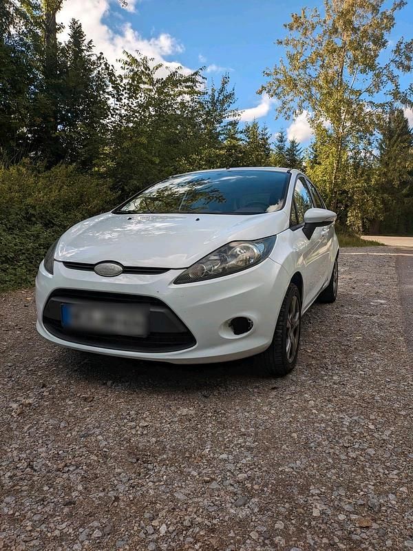 Weiß Gebraucht 2009 Ford Fiesta Kleinwagen | 1.499 € (Superpreis) - Bild 1/4