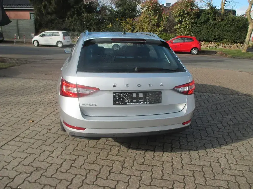 Gebraucht Skoda Superb Ambition 150 PS (110 kW) 2024 Silber Kombi