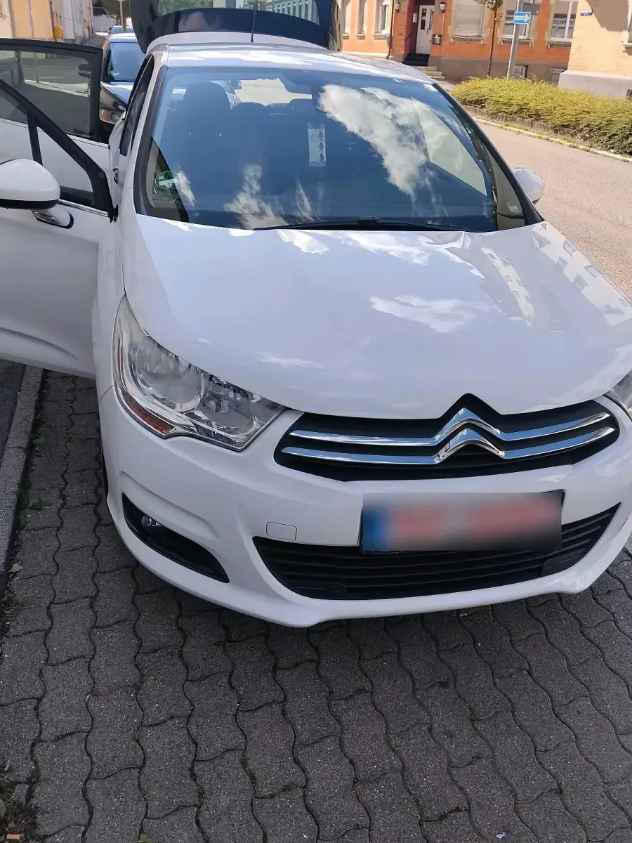 Gebraucht Citroën C4 Tendance 120 PS (88 kW) 2012 Weiß Kleinwagen