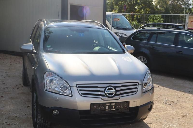 Grau Gebraucht 2009 Nissan Qashqai +2 Acenta SUV | 8.900 € (Fairer Preis) - Bild 1/4
