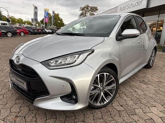 Shimmering silver Gebraucht 2024 Toyota Yaris Hybrid Style Kleinwagen | 24.990 € (Guter Preis) - Bild 1/4