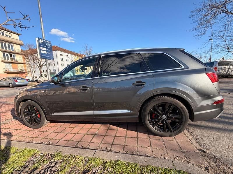 Gebraucht Audi Q7 S-Line 285 PS (209 kW) 2019 Grau SUV