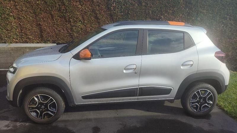 Silber Gebraucht 2022 Dacia Spring Comfort Plus Kleinwagen | 7.750 € (Superpreis) - Bild 1/4