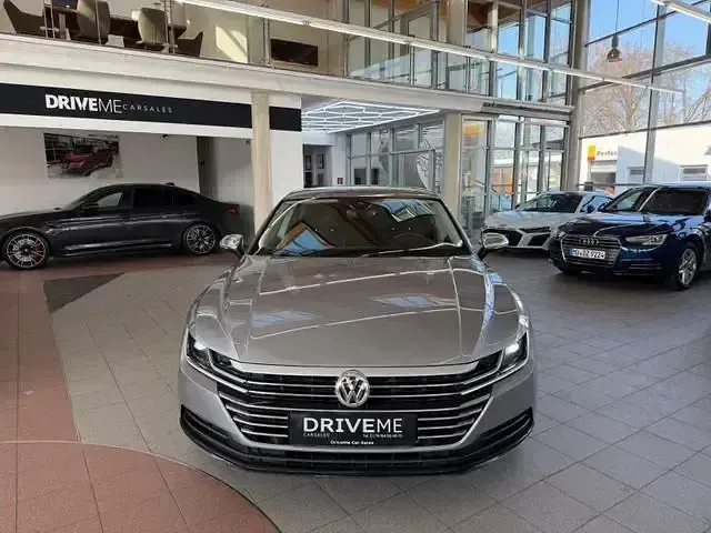 Gebraucht VW Arteon Elegance 210 PS (154 kW) 2019 Silber Kleinwagen
